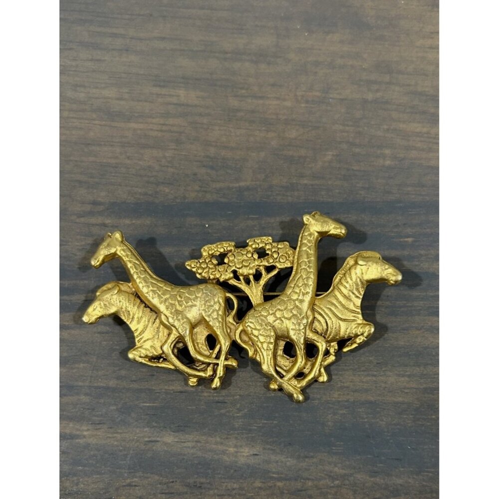 Vintage Ajc Gold Tone Giraffe And Zebra Brooch Pi… - image 1